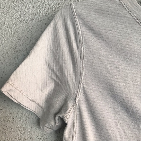 LULULEMON | Pale Gray Pin Striped Short Sleeves Workout / Running Tee - Picture 5 of 12